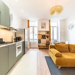 Le Marietton Cosy A Deux Pas Du Metro Valmy Lyon